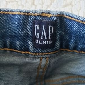 GAP Distressed Boyfriend Capris